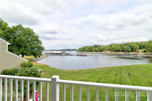 7427 Mariner Cove Drive