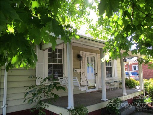 613 Sixth Street