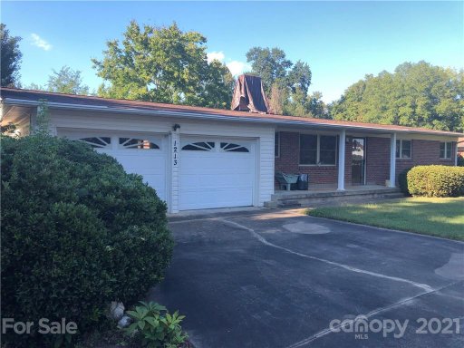 1213 Armstrong Road