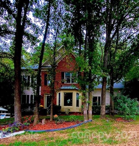 7923 Harrington Woods Road