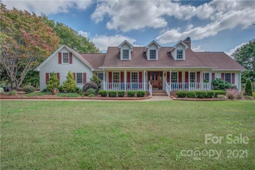 3035 Longwood Drive