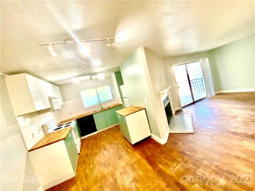 4831 Spring Lake Drive Unit D