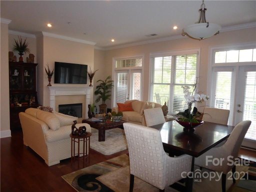 5425 Closeburn Road 207