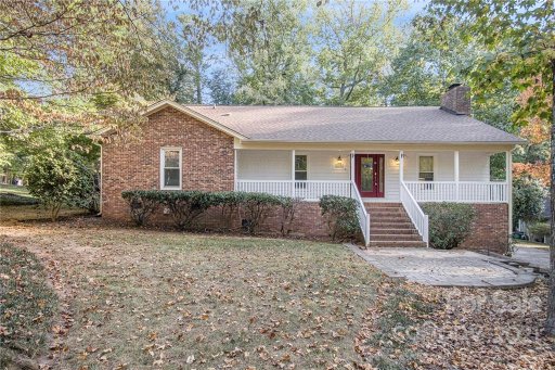 5826 Camelot Drive