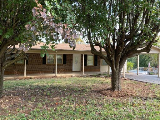 1045 Stagecoach Trail