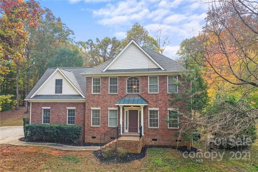 5233 Highlander Parkway