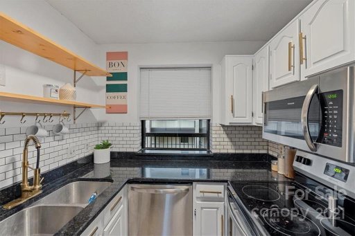 211 Heritage Boulevard 415