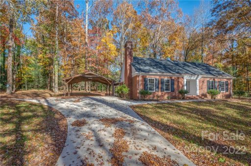 250 Squirrel Den Road