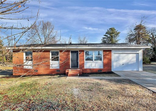 720 W Pine Circle