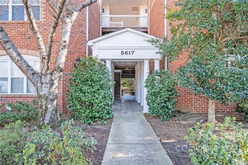 5617 Fairview Road 8