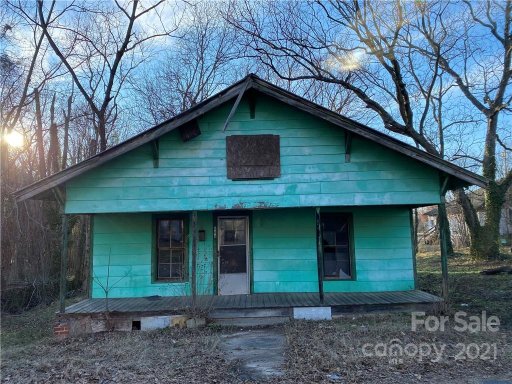 608 Tait Street