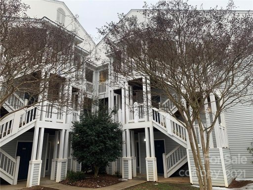 20 Hamiltons Harbor Drive 838