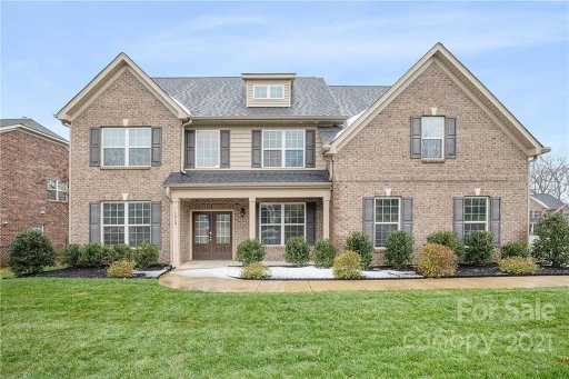 1013 Simmon Tree Court