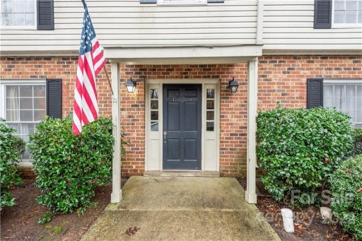 5931 Quail Hollow Road