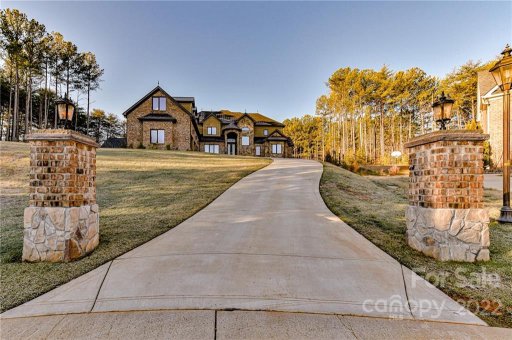 7946 Norman Pointe Drive