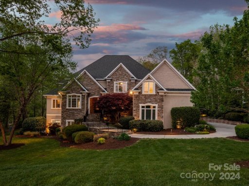 1300 Shinnecock Lane