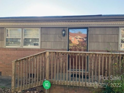 1013 Cloverdale Lane