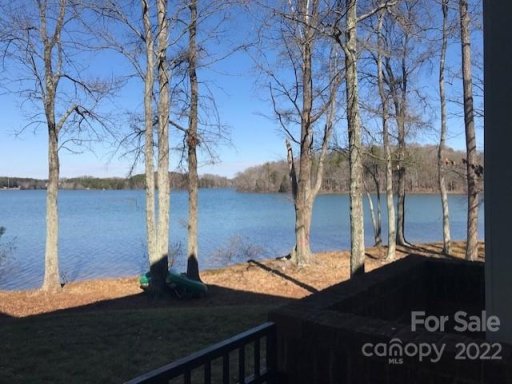 915 Northeast Drive 16