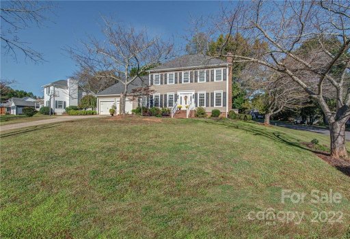 2040 Pine Needle Court 17