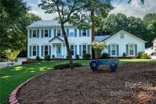 1125 Woodmere Lane