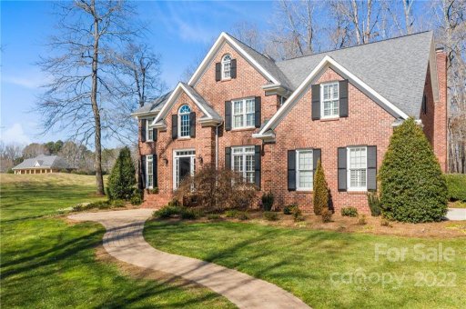 214 Forest Glen Drive