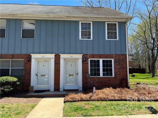 1300 Larchmont Place 108