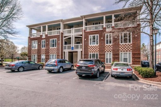 706 Northeast Drive 3