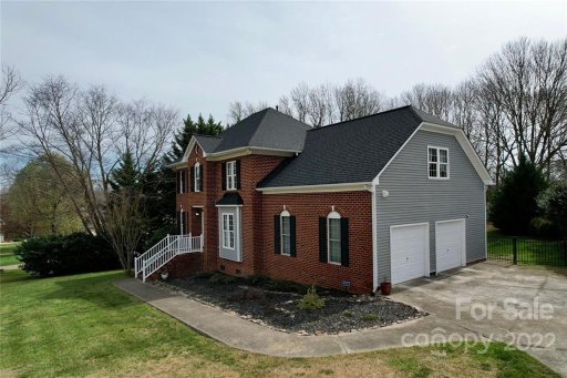 9004 Lauriston Place