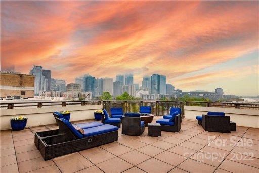 718 W Trade Street 105