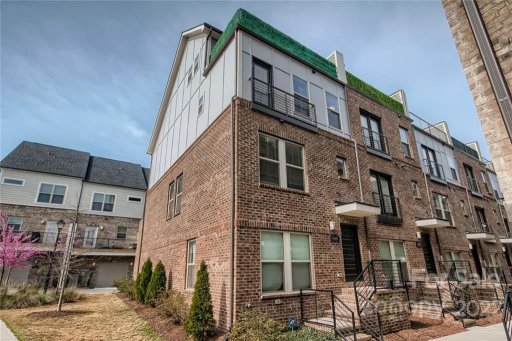 15041 New Amsterdam Lane