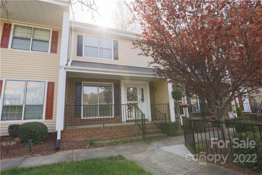 1004 Surry Lane