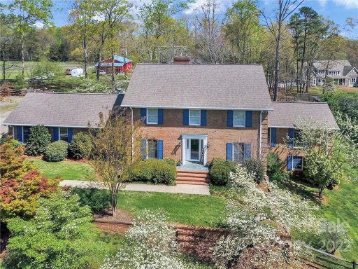 113 Woodstream Circle