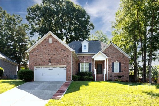 212 Victoria Circle