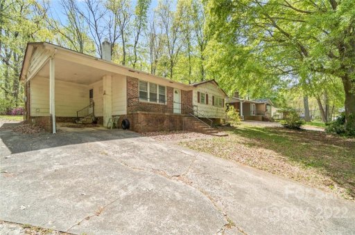 1206 Northwoods Drive