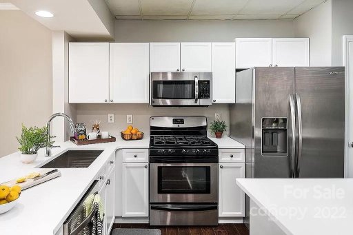 405 W 7th Street 207