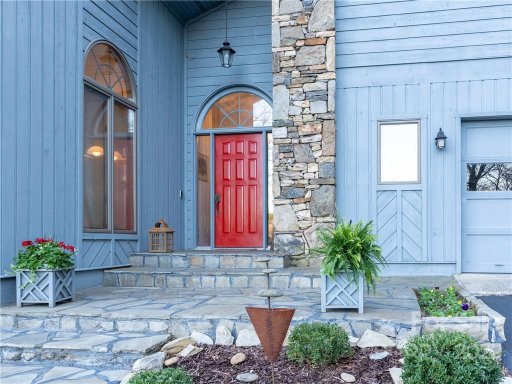 2 Masters Crest Drive