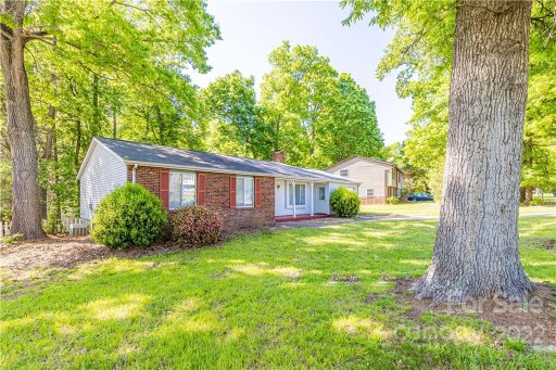 8020 Ivy Hollow Drive