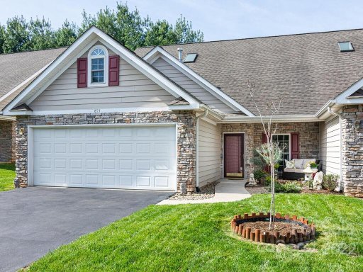 853 West Pointe Drive