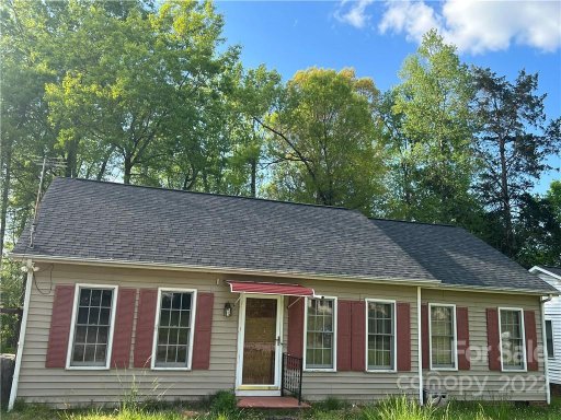 1322 Ridgewood Drive