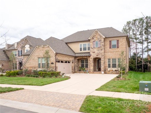 1721 Maple Oak Drive