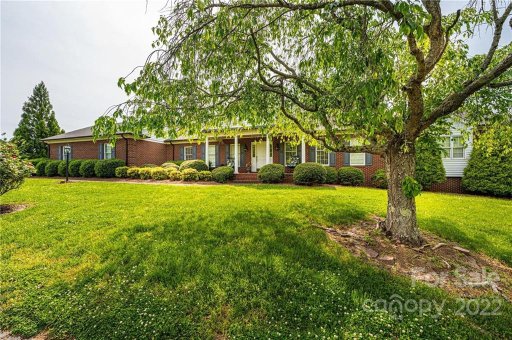 406 Woodridge Drive