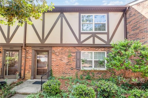 8823 Hunter Ridge Drive