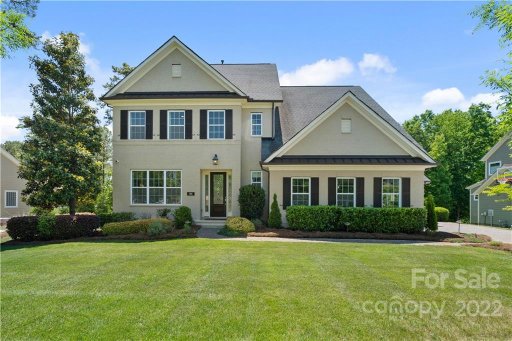 106 Monteray Oaks Circle