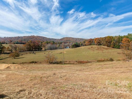 128 Golden Pasture Drive 3