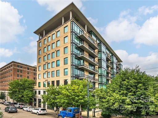 60 N Market Street 404