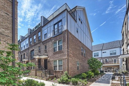 15017 New Amsterdam Lane