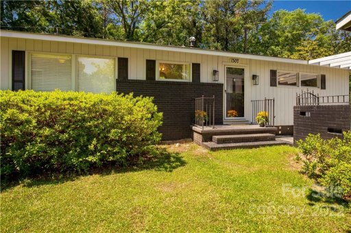 1307 Crestfield Drive