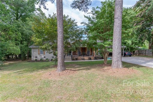 1709 Woodleaf Lane