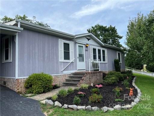 207 Cranbrook Circle