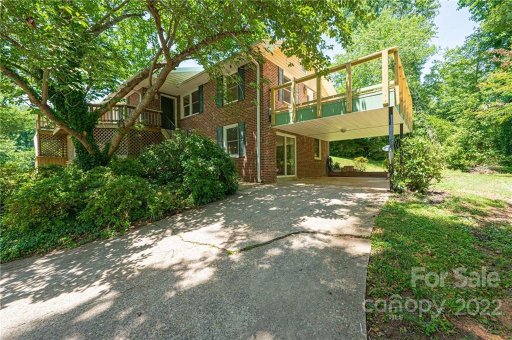 6294 Southlake Drive